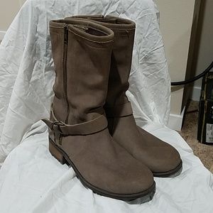 UGG BOOTS - LIKE NEW